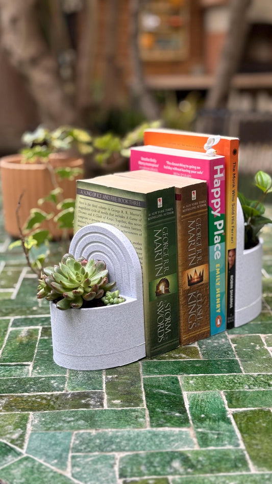 3D printed bookend planter with water reservoir
