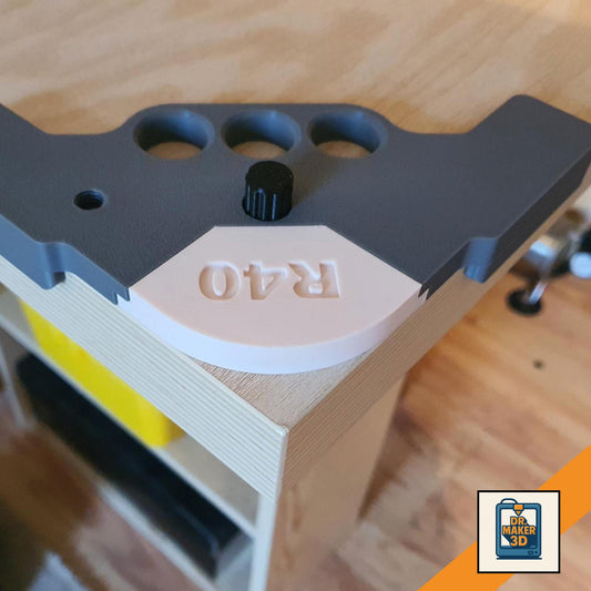3D printed woodworking corner jig with radius inserts