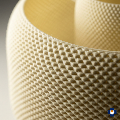 LOLA mesh pendant, close-up detail