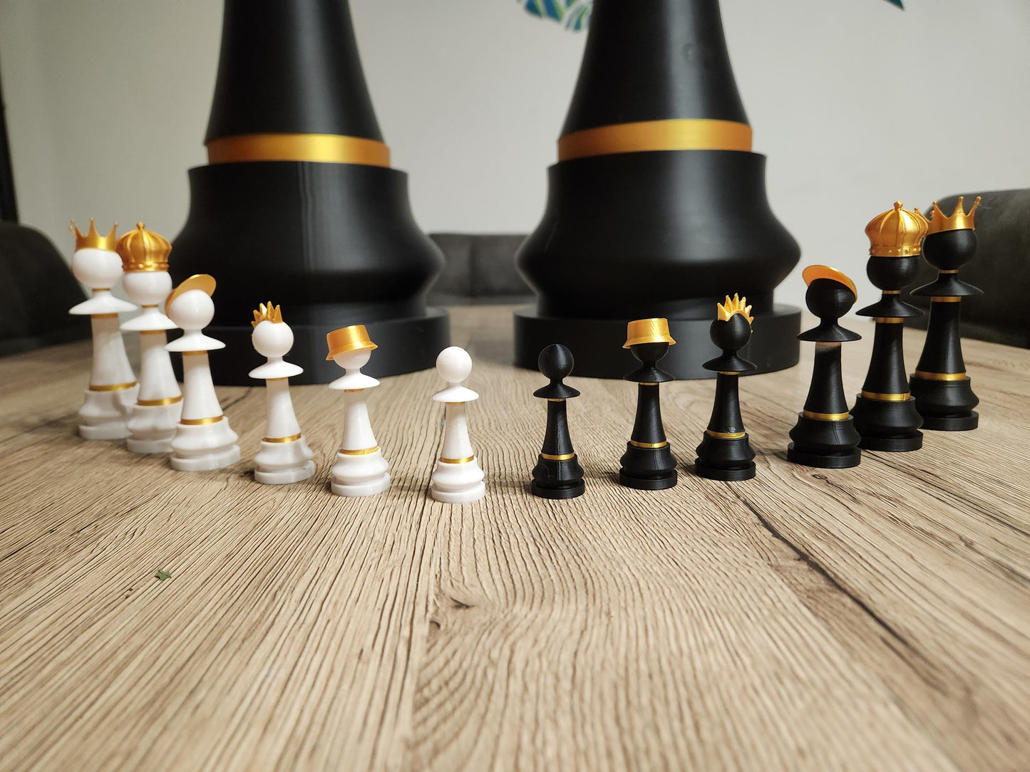 ROYALTY | 3D Printed Giant Oversized Chess Set, King Queen Pieces with Storage Box Gift